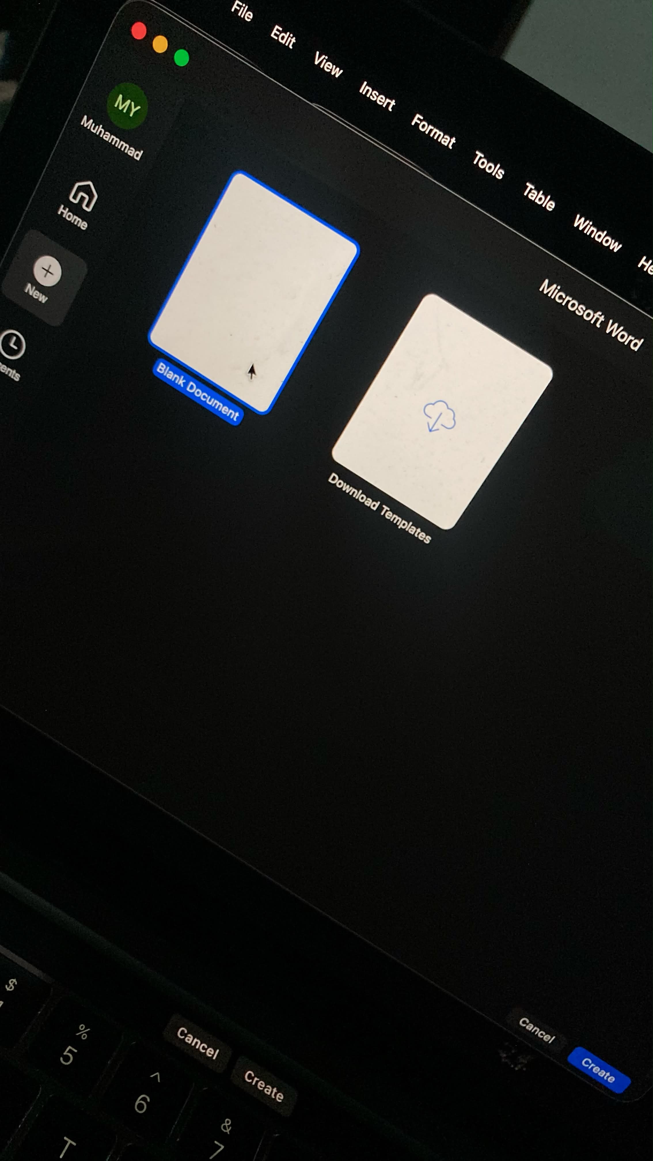 Tampilan proses Office pada layar Mac dari post Threads saya